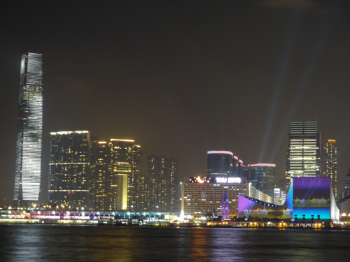 Mãn nhãn với màn trình diễn ánh sáng 3D ở Hong Kong 